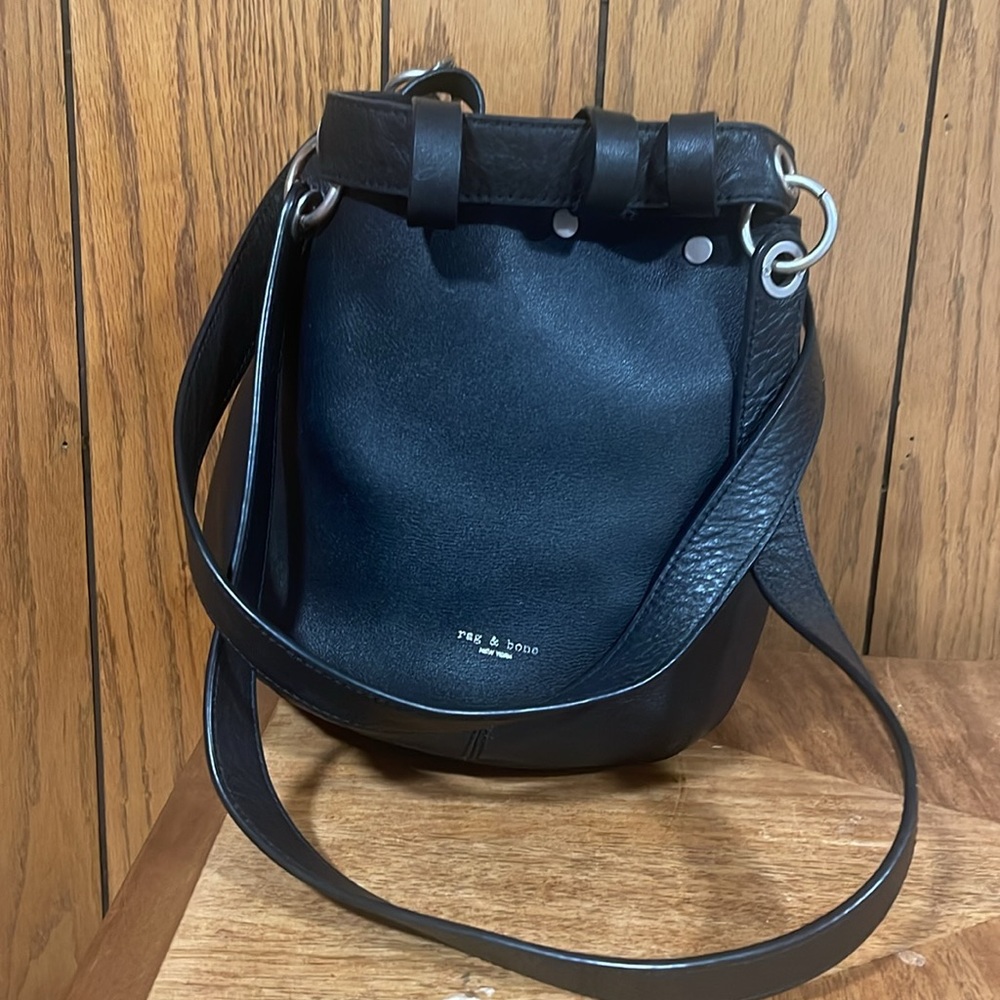 Rag & bone"Studded Pebbled Leather Bucket Bag Black - Picture 12 of 16